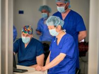 Световноизвестен китайски съдов хирург оперира в ,Сърце и Мозък’ Плевен