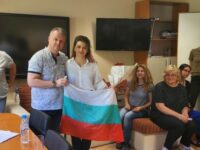 ИНУ „Христо Ботев“ получи знаме, част от огромния български флаг, развят на Роженските поляни през 2019 година