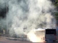 Автобус горя на пътя в района на село Българене