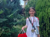 Златен медал за 8-годишна състезателка на СКШ „Плевен XXI“ на шахматен турнир в Казанлък
