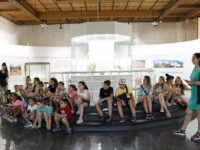 Ученици от Кнежа посетиха Националния исторически музей – снимки