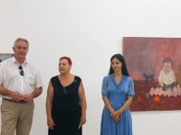 В Арт Център Плевен: откриха първата самостоятелна изложба на Елена Велкова – снимки