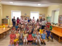 Доброволците от БМЧК-Плевен проведоха открит урок с децата от ДГ “Щурче” – снимки