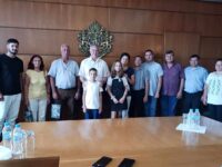Етнически българи от румънското село Извоареле, с корени от Плевенския край, се срещнаха с кмета