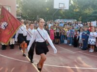 С вълнуващо тържество ИНУ „Христо Ботев“ посрещна първия учебен ден – снимки