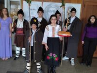 Коледно шоу за ученици и учители организираха в СУ „Анастасия Димитрова“