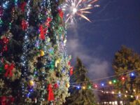Коледни светлини, заря и сладки изкушения за празниците в Гулянци – снимки