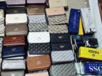 Плевенската полиция иззе голямо количество стоки от защитени известни търговски марки