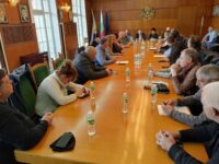 Кметът на Община Плевен д-р Валентин Христов и екипът му проведоха работна среща с кметовете на малките населени места