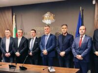 Споразумение за финансиране на два големи проекта в Кнежа подписа кметът на града в МРРБ