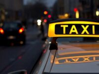 В ж.к. „Дружба“ таксиметров водач е опитал да издърпа 50 лева и дамска чанта от 16-годишна…