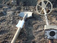 Иззеха старинни предмети и металотърсач при претърсване в плевенско село