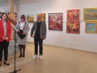 Кметът на Троян откри изложбата на плевенските художници в Национално изложение – Орешак