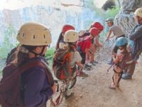 Деца от Плевен изживяха пролетно приключение по скали и пещери в образователен лагер – снимки