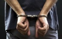 Наркотици и газов пистолет иззеха полицаи от РУ Долни Дъбник при проверка на двама младежи