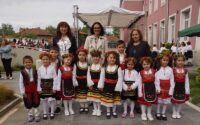 800 участници в 10-ти Фолклорен Фестивал ”Гергьовски люлки” в град Левски – фото-галерия