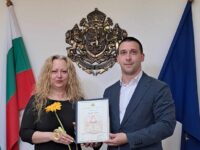 Главен учител Иглика Влахова от ИДГ “Гергана“ с най-престижното почетно отличие „Неофит Рилски“