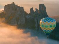 На 4 юни 1783 г. братя Монголфие осъществяват първия полет с балон, пълен с горещ въздух
