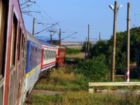 Бърз влак прегази двама работници в Плевенско, има жертва