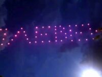 Хиляди наблюдаваха светлинното дрон шоу в нощното небе над Плевен – видео